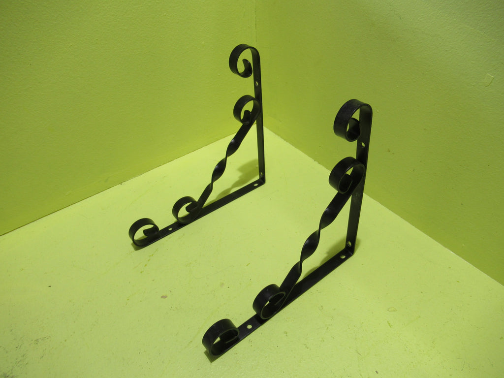 Black Twisted Loop Brackets 220H x 15W x 200D