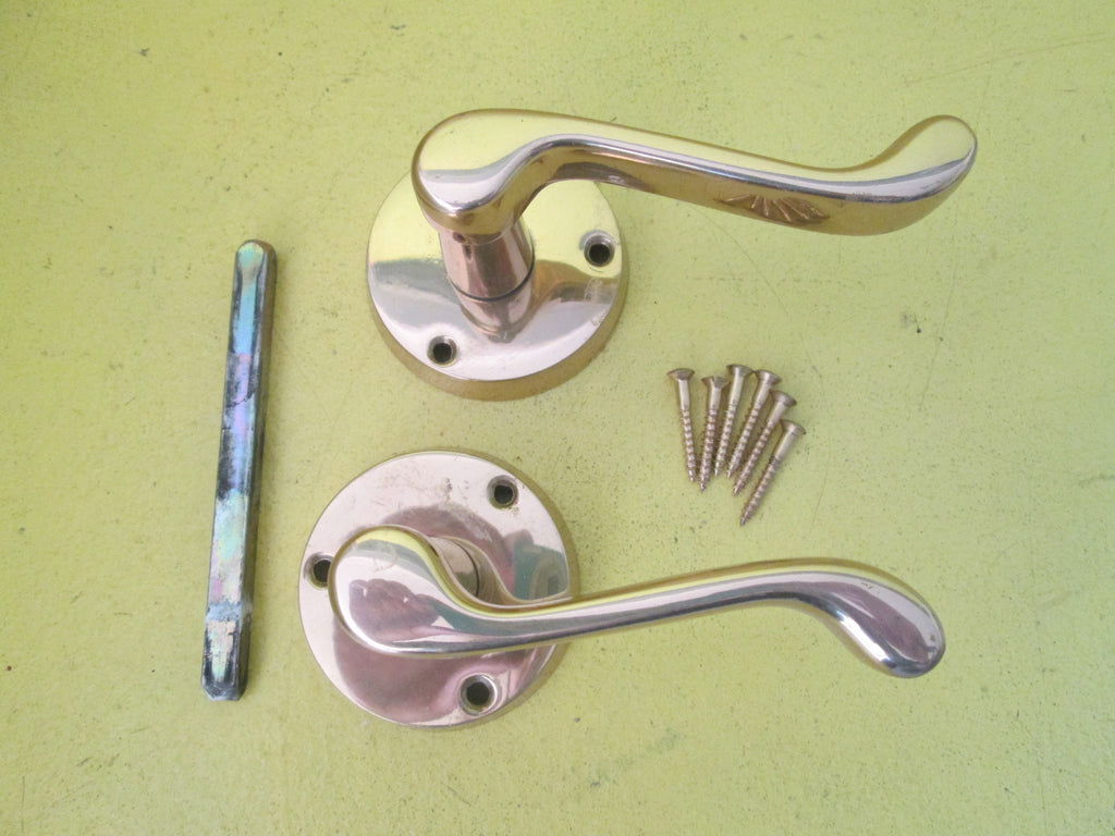 Windsor Lever Door Set Polish Brass(Victorian) 99L x 55H/60D